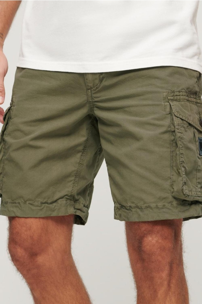 PARACHUTE LIGHT SHORT M7110435A CHIVE GREEN